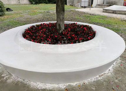 美观舒适的树池坐凳——户外的休闲座椅